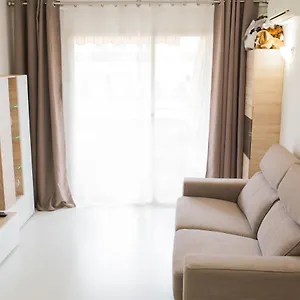 https://apt-cosy.top-hotels-tarragona.com